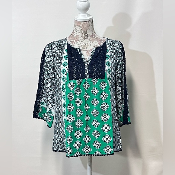 CROWN‎ & IVY Navy and green pattern top size S. - Picture 3 of 10